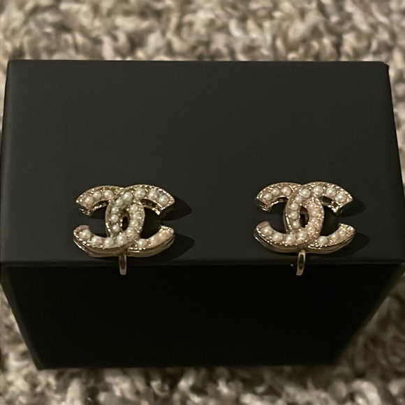 Authentic Chanel clip earrings